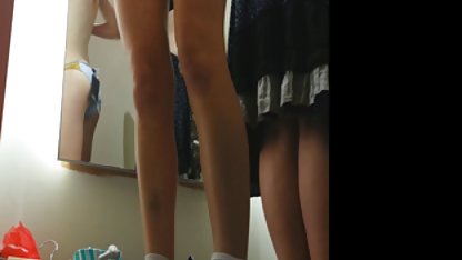 Kedua rambut toge ngetot pirang lesbian