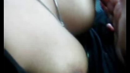 Gabi, lesbian, pakai jari - toge di entot pantat