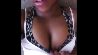 Remaja di kamar mandi tante toge binal