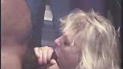 Umum tante toge nungging pantai telanjang